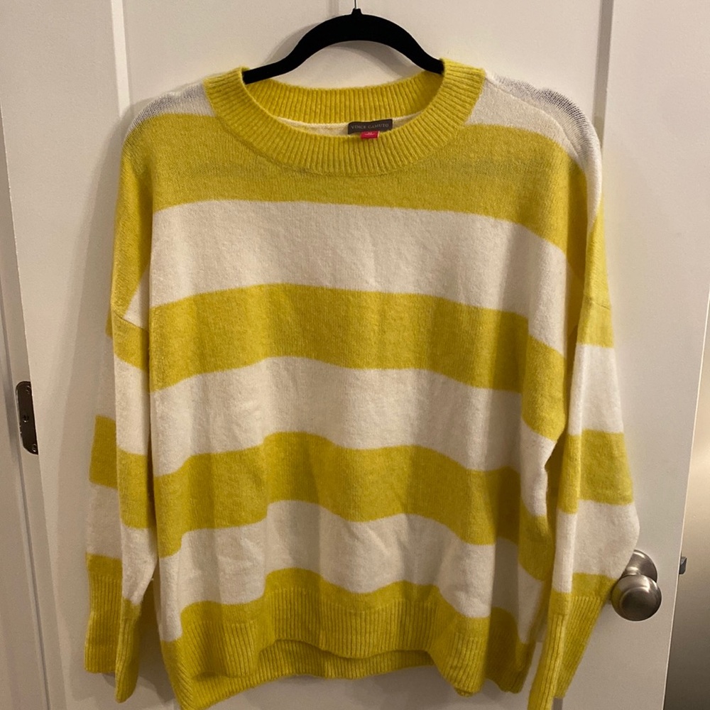 Vince Camuto. Medium  sweater super soft excellent condition